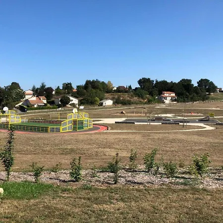 Granny La Vallee Des Noyers *