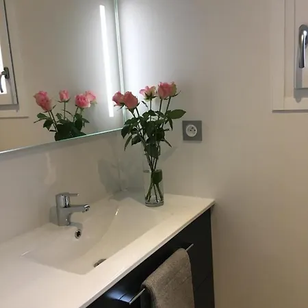 Granny La Vallee Des Noyers Lhommaize