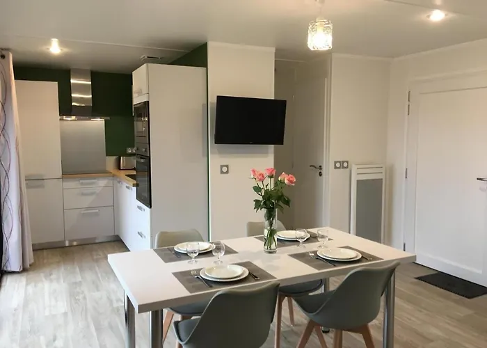 Granny La Vallee Des Noyers * Lhommaize